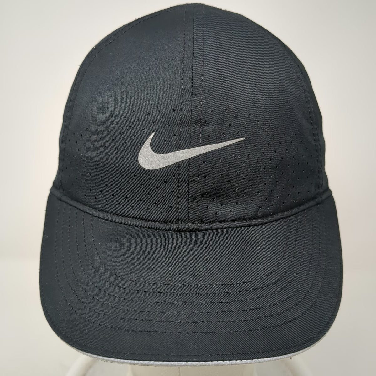Nike Baseball Cap Black One Size Featherlight Dri-Fit Perforated Strapback Hat
