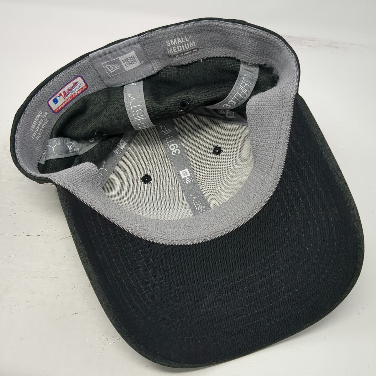 Colorado Rockies MLB New Era Baseball Cap Gray M Metallic Logo Stretch Fit Hat