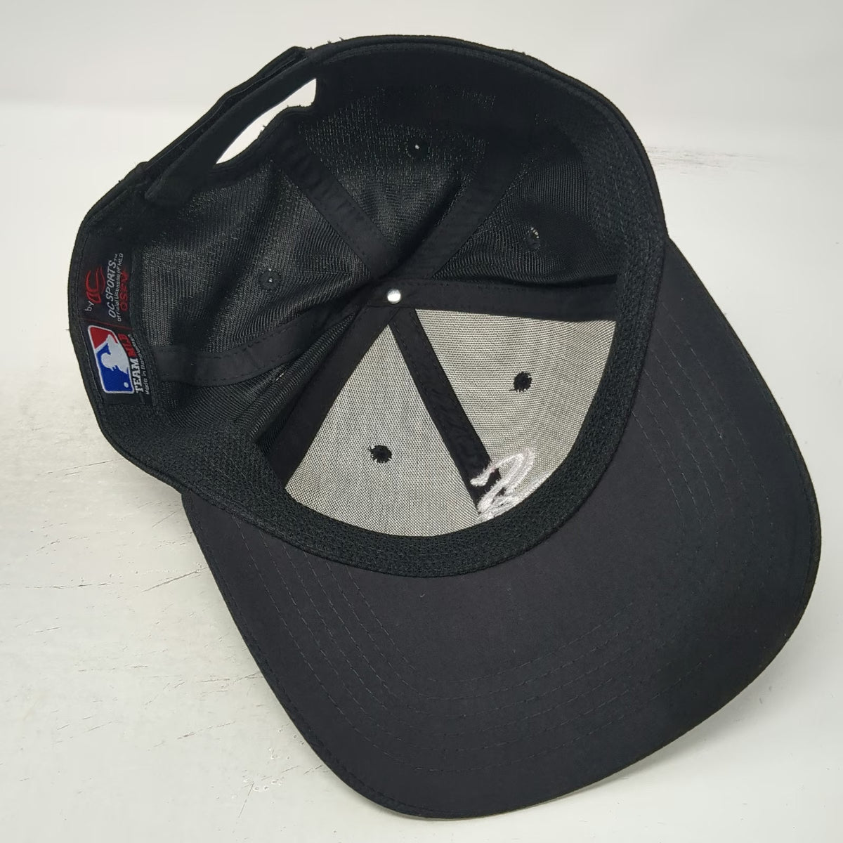 Chicago White Sox MLB OC Sports Baseball Cap Black One Size Strapback Hat
