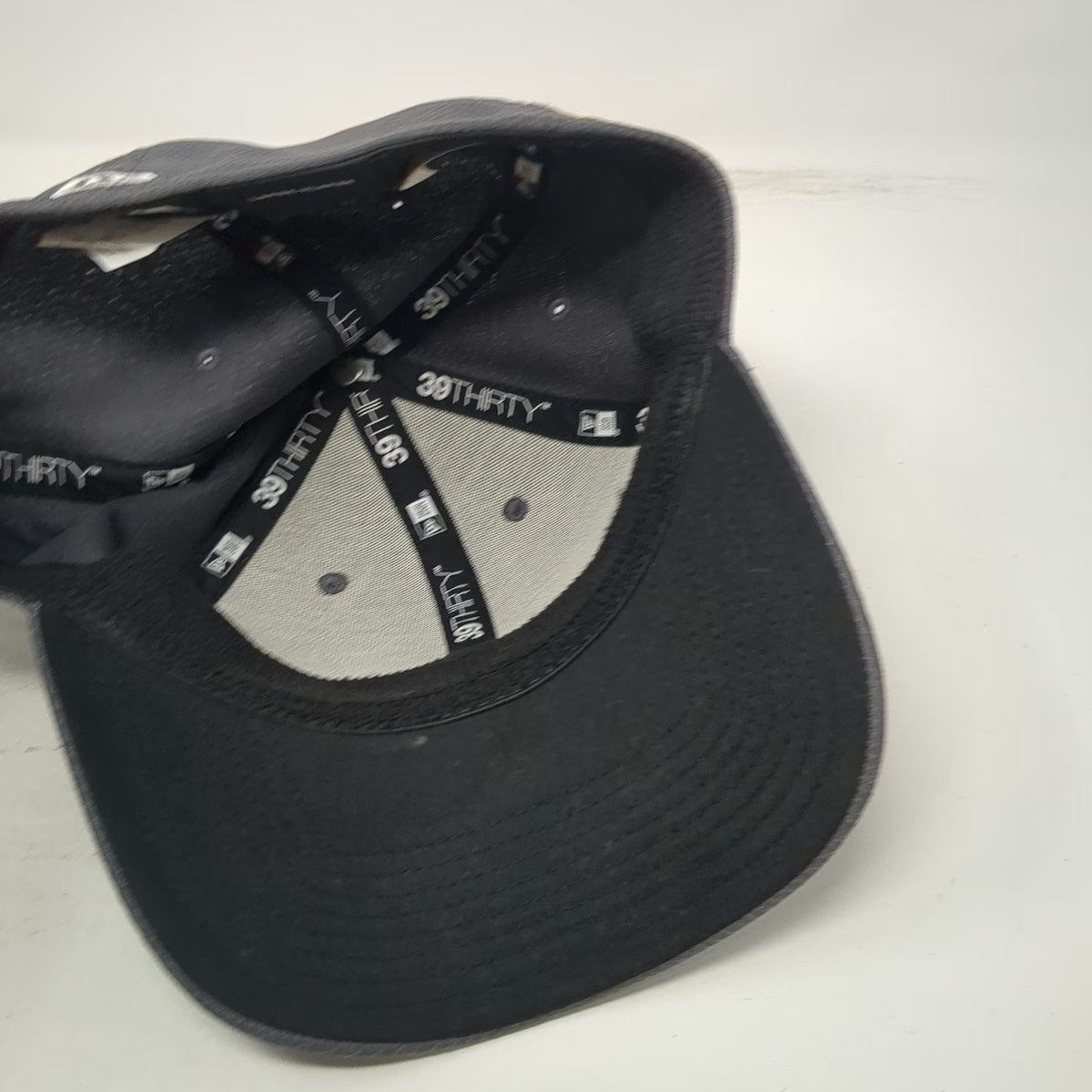 New Era TaylorMade Baseball Cap Gray XL M1 PSi 39THIRTY Stretch Fit Mesh Hat