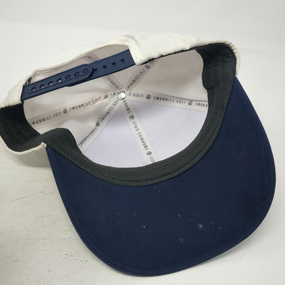Swannies Snapback Hat White Blue One Size Golf Embroidered Swan Logo Adjustable
