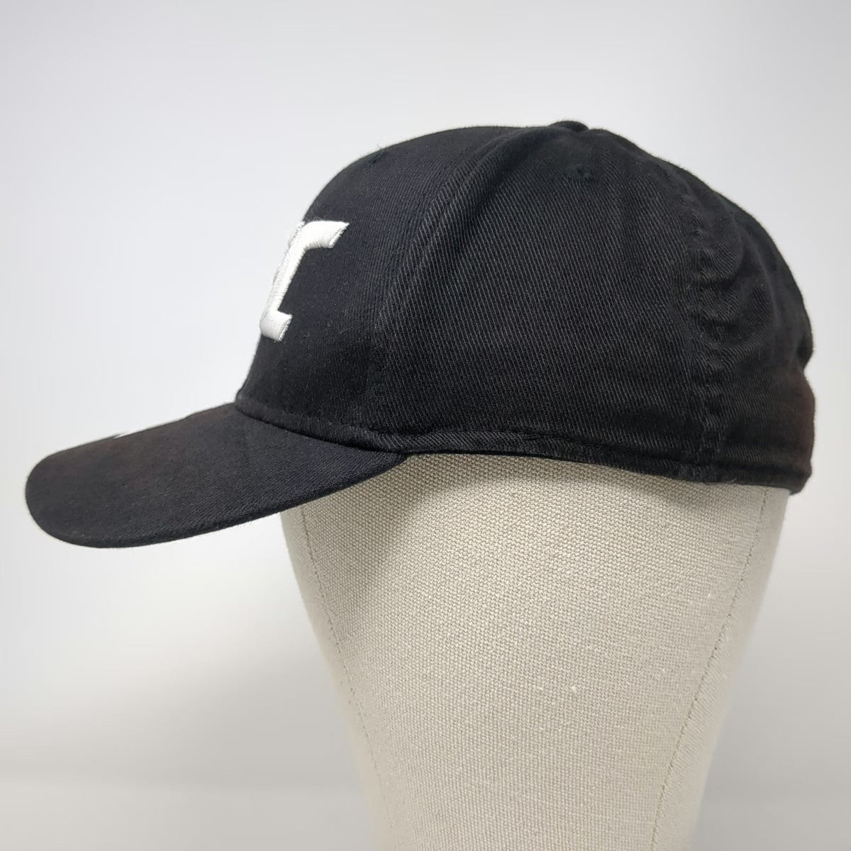 Reebok Baseball Cap Black XL UFC Logo Embroidered Stretch Fit Curved Brim Hat