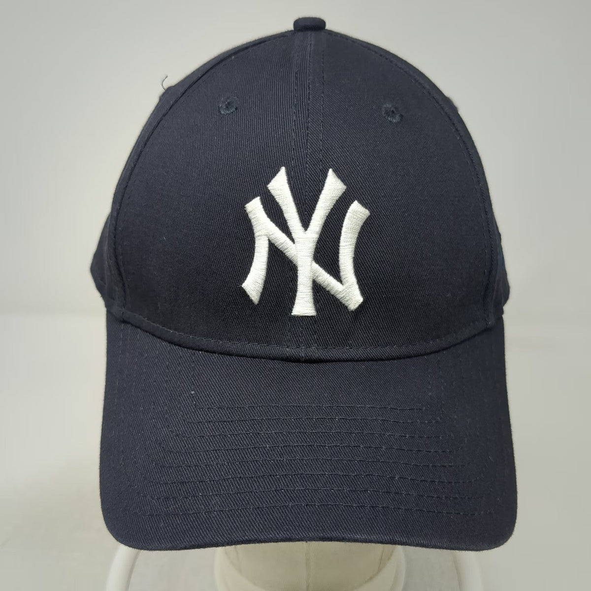New York Yankees MLB New Era Blue Baseball Cap One Size NY Logo Strapback Hat
