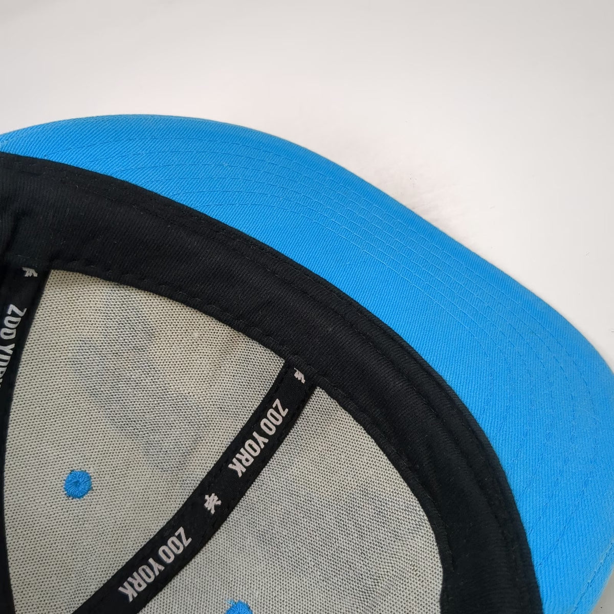 Zoo York Snapback Hat White Blue Black One Size Unbreakable Logo Embroidered