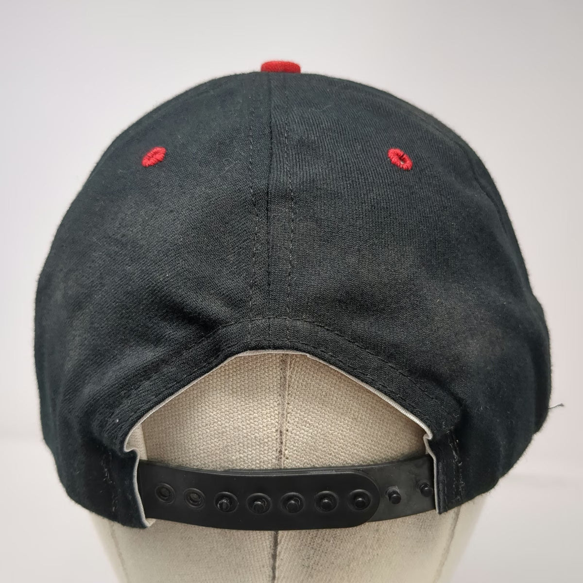 New Era Snapback Hat Black Red M/L Mt Sentinel Star Made in USA Two Tone
