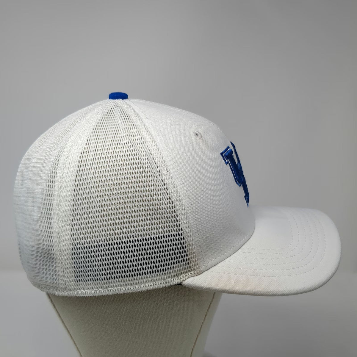 Nike Kentucky Wildcats NCAA Hat Cap White L Blue Mesh Back Dri-Fit Classic99