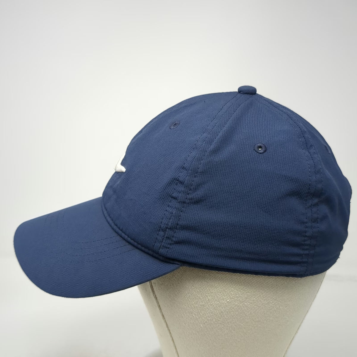 Nike Blue Baseball Cap One Size Strapback Embroidered Swoosh Logo Athletic Hat