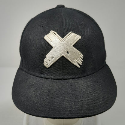 Quanhaigou Snapback Black One Size Flat Brim Embroidered X Crossed Hands Hat