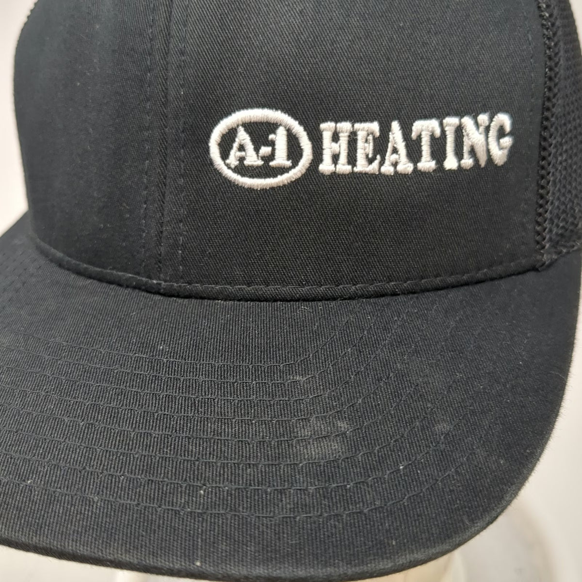 Port Authority Baseball Cap Black M A-1 Heating Mesh Back Flexfit Fitted Hat