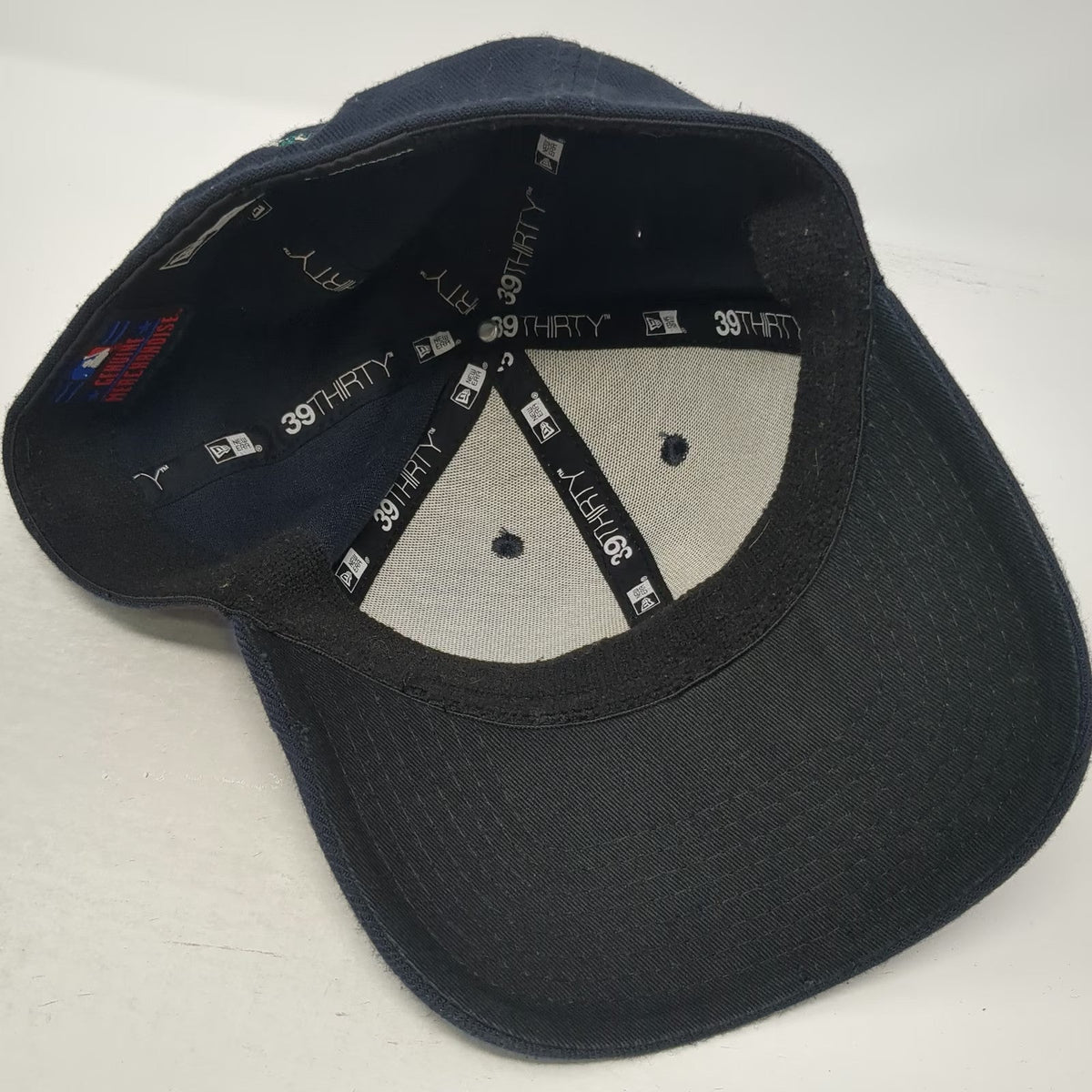 Seattle Mariners MLB New Era Blue Baseball Cap Size M 39THIRTY Stretch Fit Hat