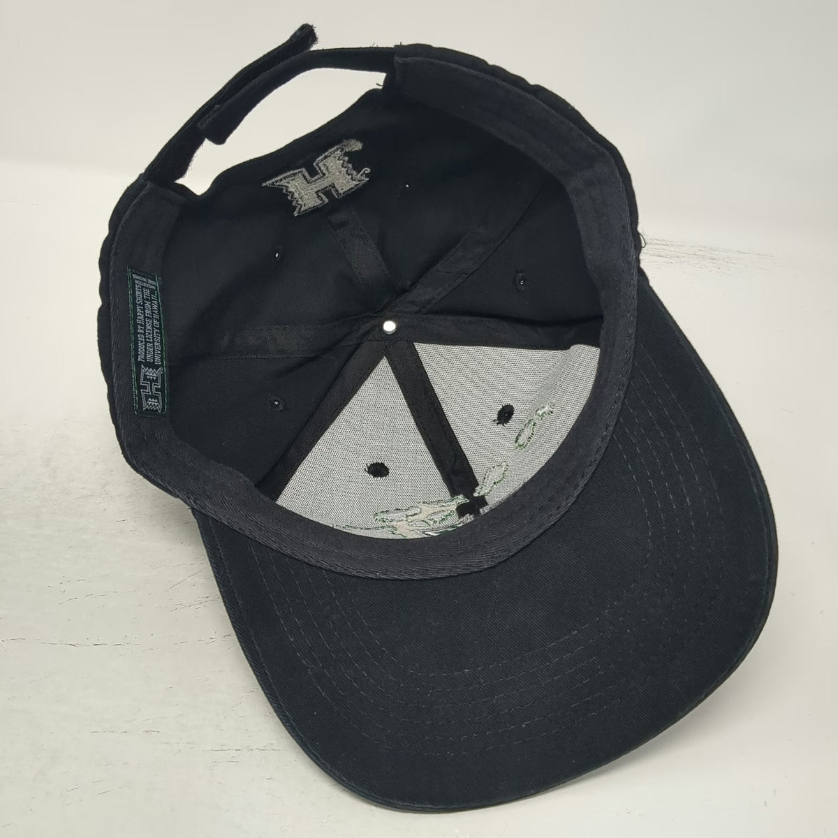 Hawaii Rainbow Warriors NCAA Happy Shirts Cap Black One Size Strapback Islands