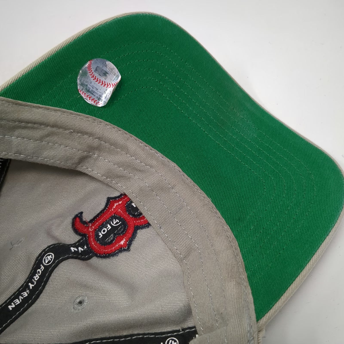 Boston Red Sox MLB '47 Baseball Cap Beige M Fitted Hat Green Underbrim Logo