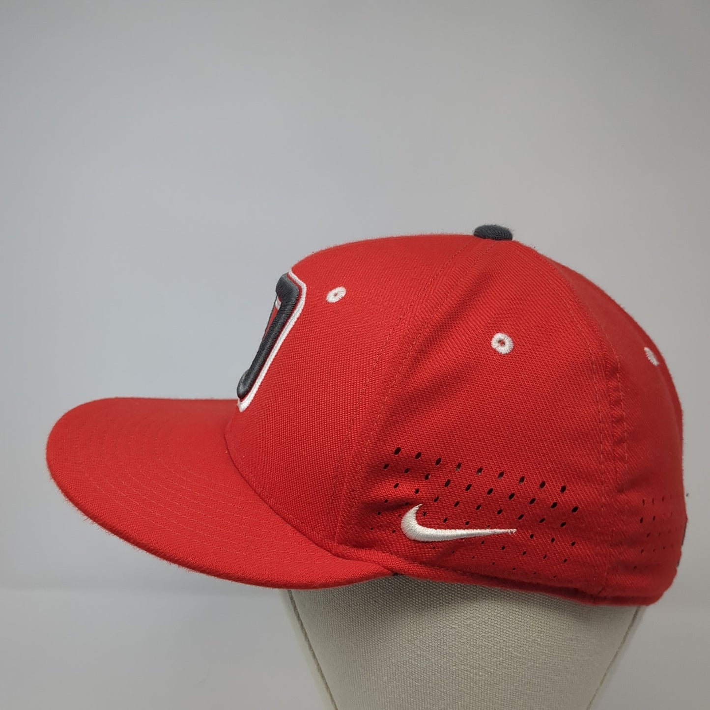 Storm Fitted Hat Red Medium Embroidered Laser Cut Nike True Dri-Fit