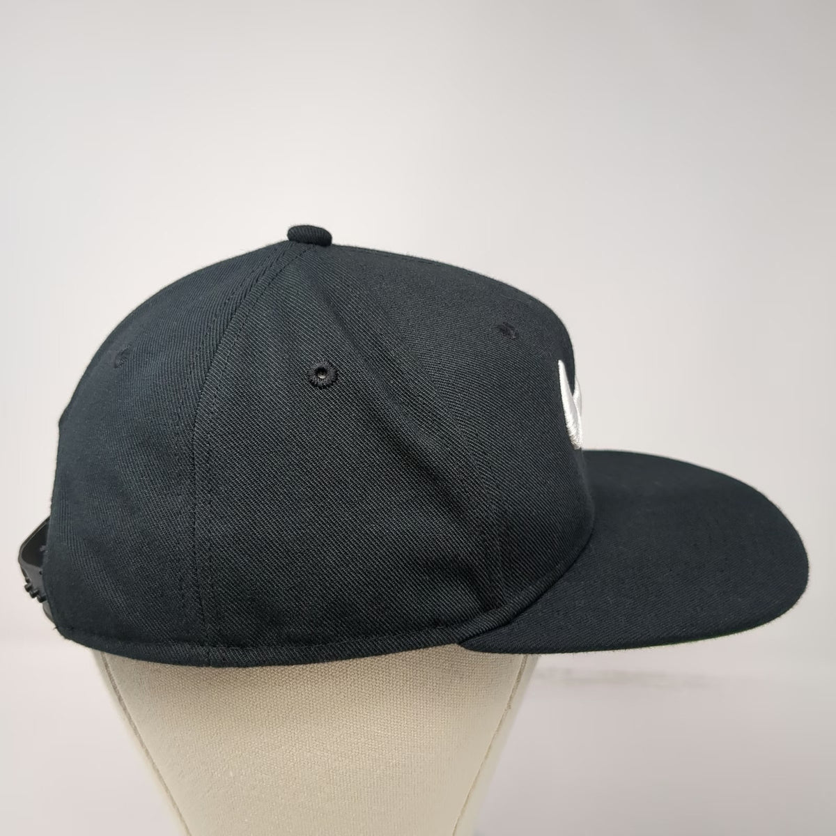 Nike Snapback Black Hat M Green Underbrim Embroidered Swoosh Logo Pro Cap