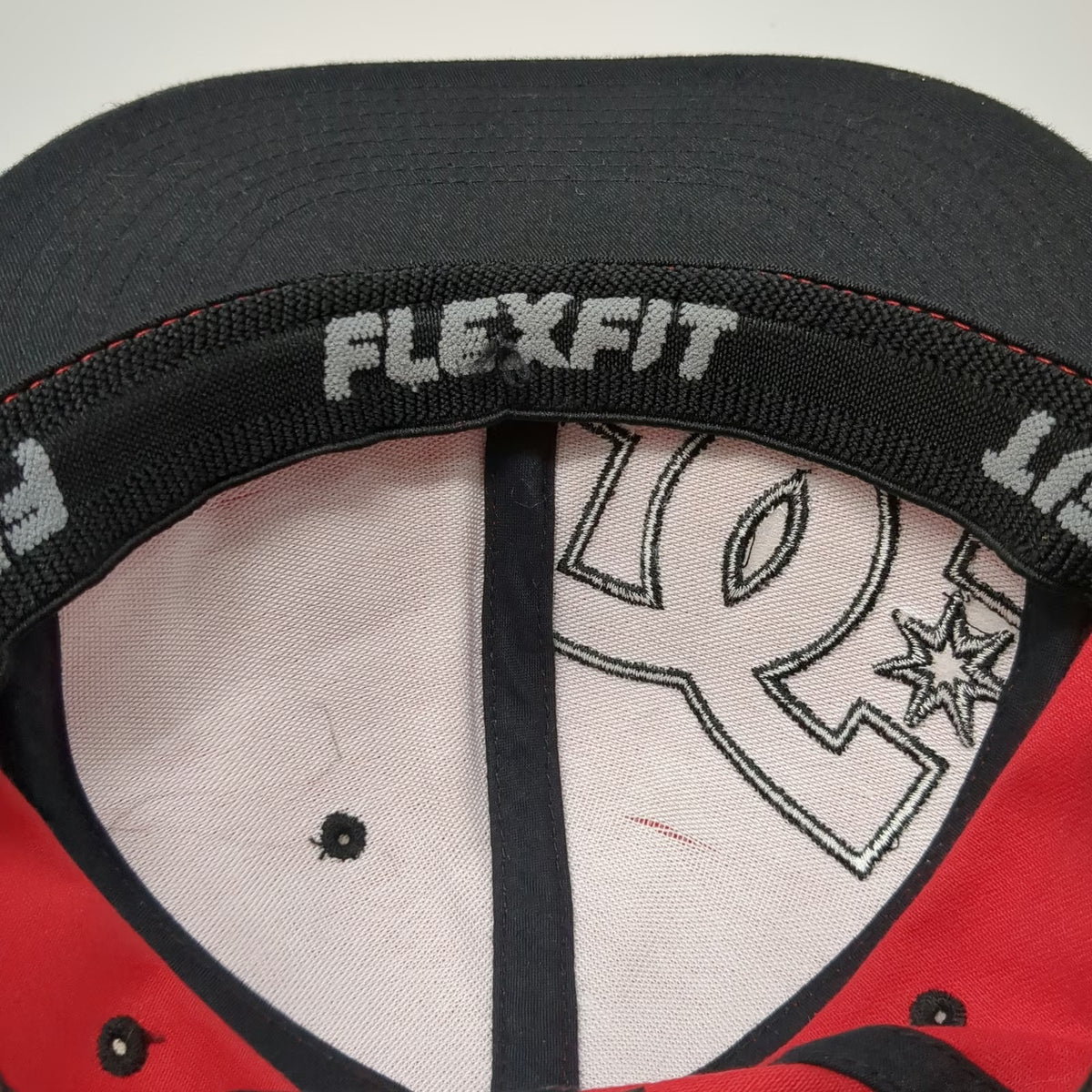 DC Shoes Baseball Cap Red M Flexfit Embroidered Logo Herringbone Brim Skate Hat
