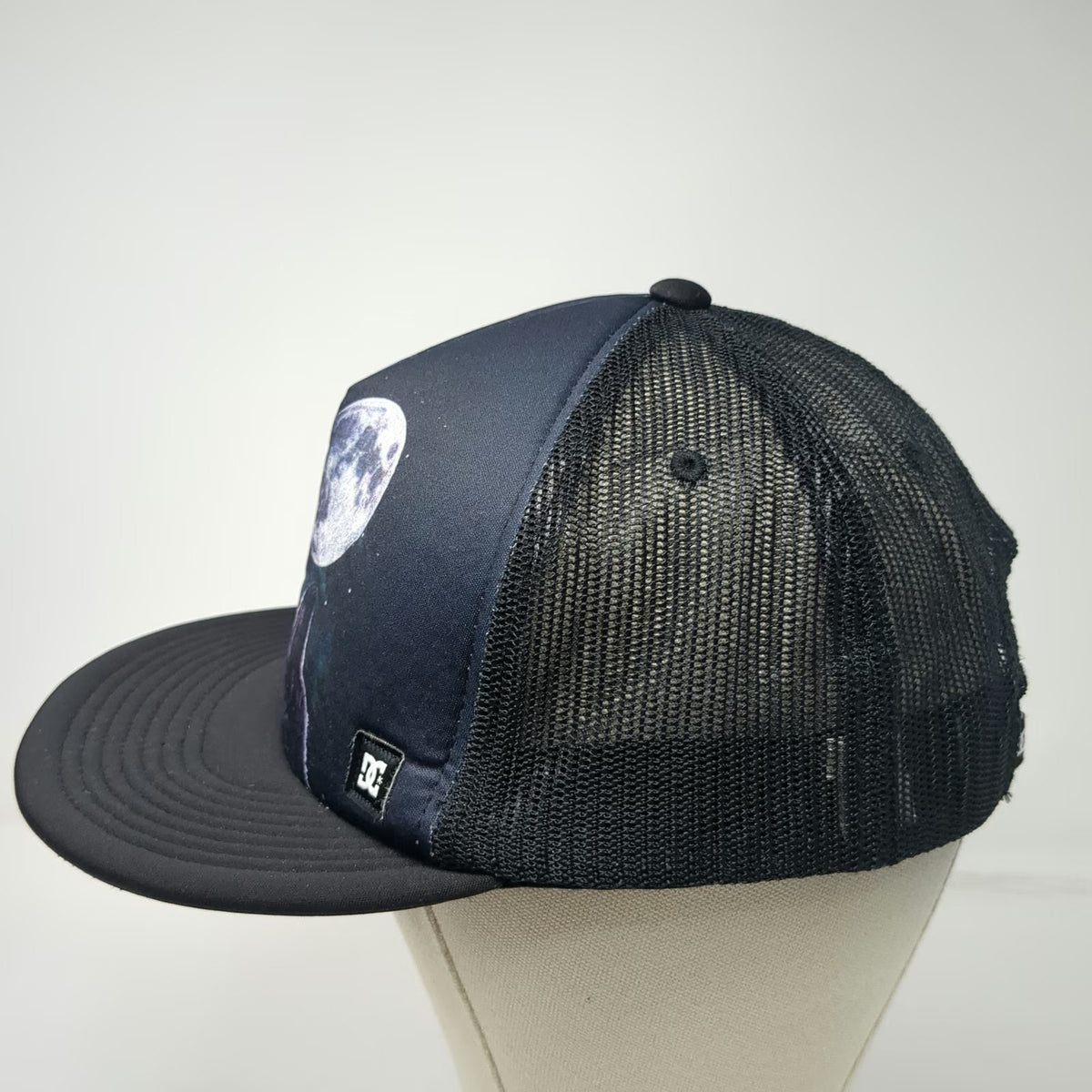 DC Shoes Trucker Hat Black One Size Three Wolves Moon Galaxy Mesh Snapback Art