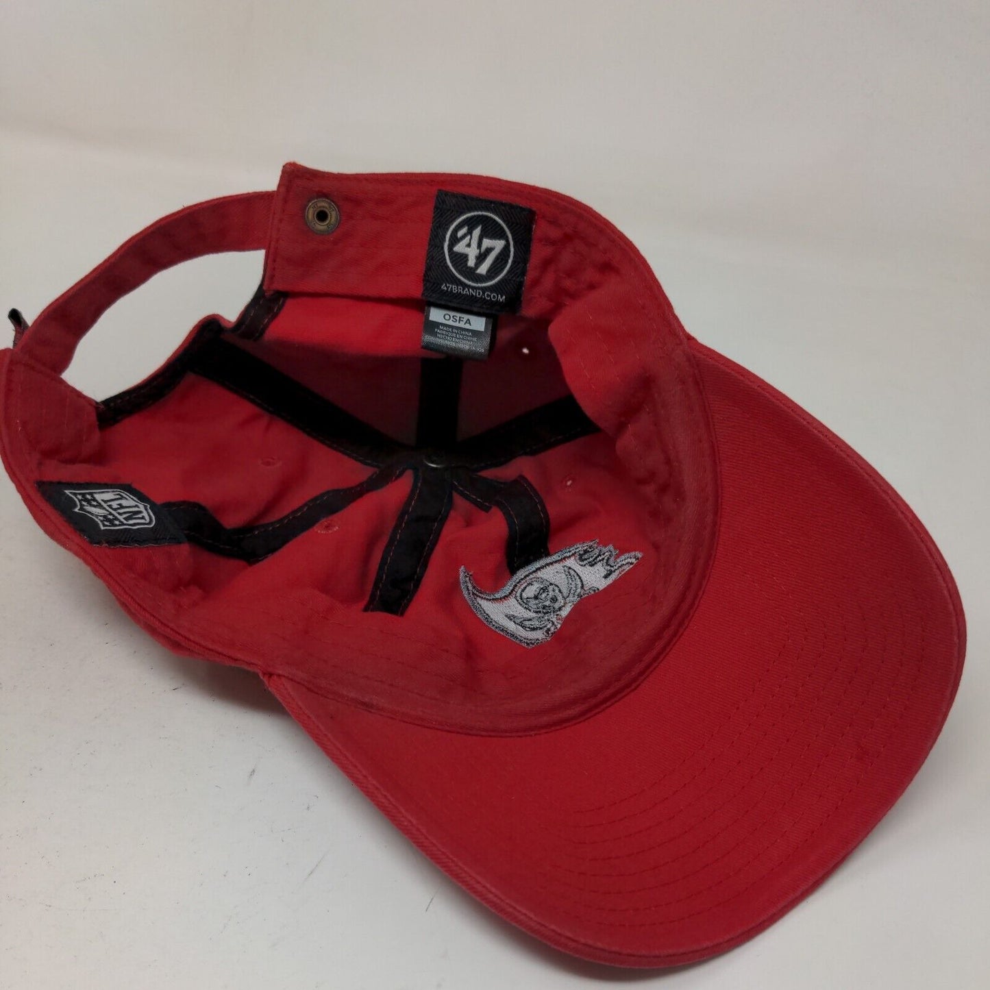 '47 Brand Men's Slideback Hat Red OSFA Tampa Bay Buccaneers Embroidered Logo