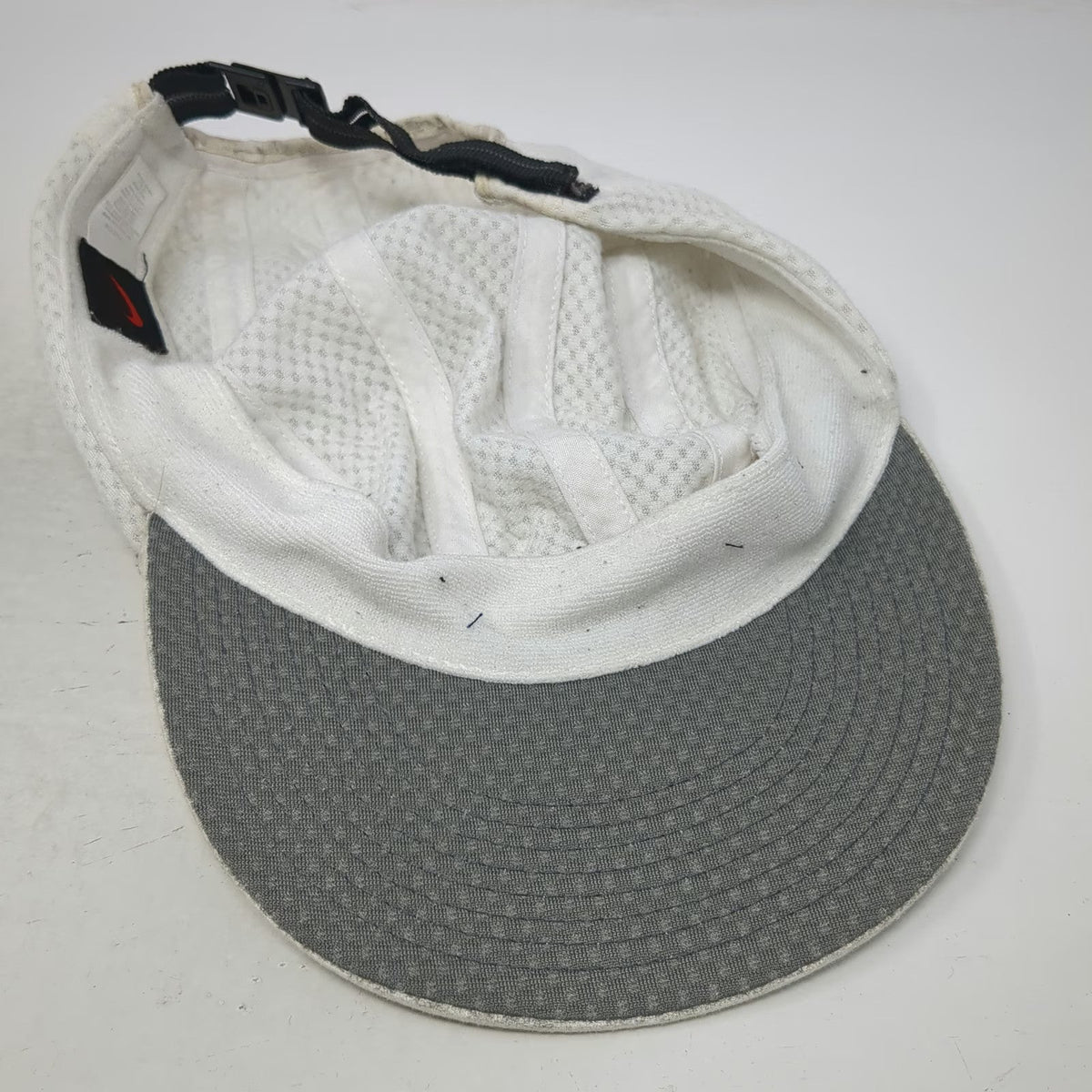Nike Baseball Cap White Mesh Performance Embroidered Swoosh Runner Hat Vintage