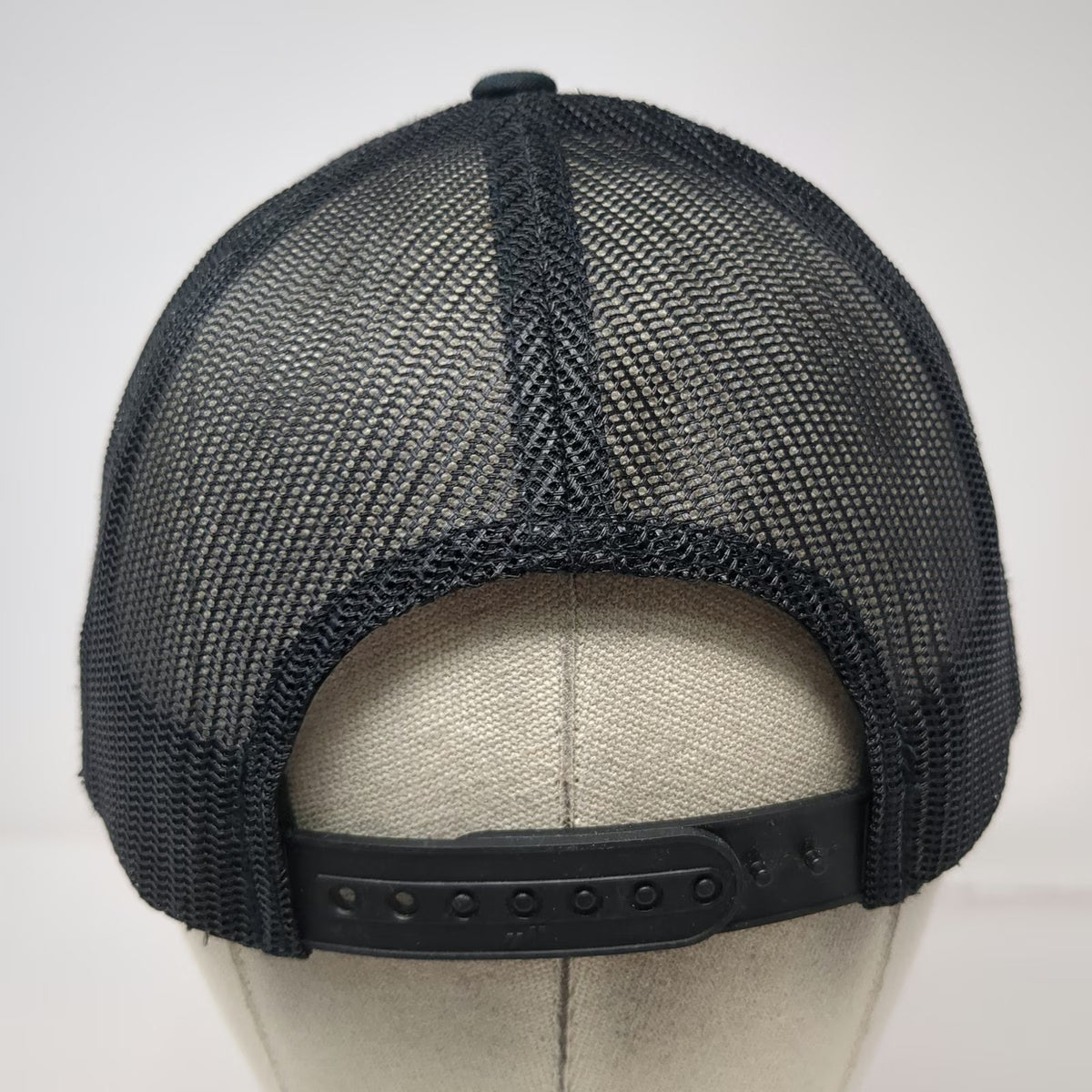 Yupoong Trucker Hat Black One Size CrossFit Casual Puffin Bird Patch Snapback