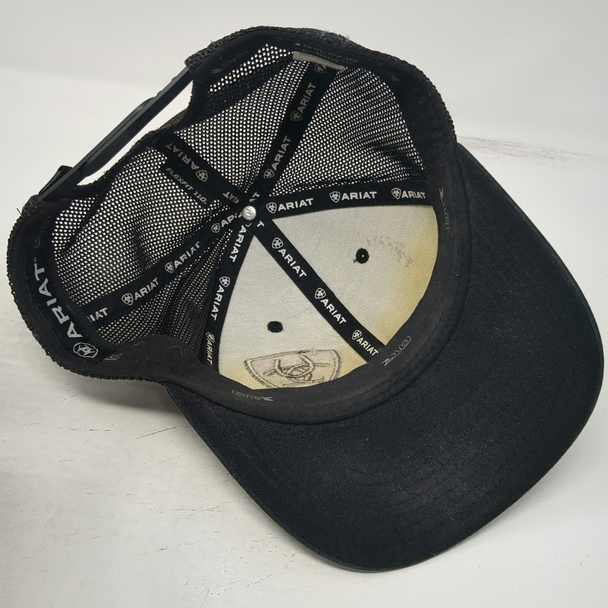 Ariat Trucker Hat Black One Size Snapback Embroidered Shield Logo Mesh Back 110