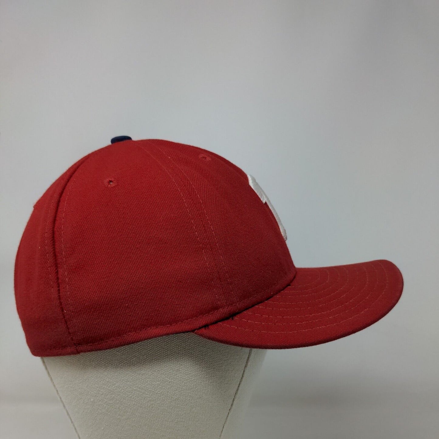 New Era Men's Fitted Hat Red Size 7 1/4 Embroidered Philadelphia Phillies Logo