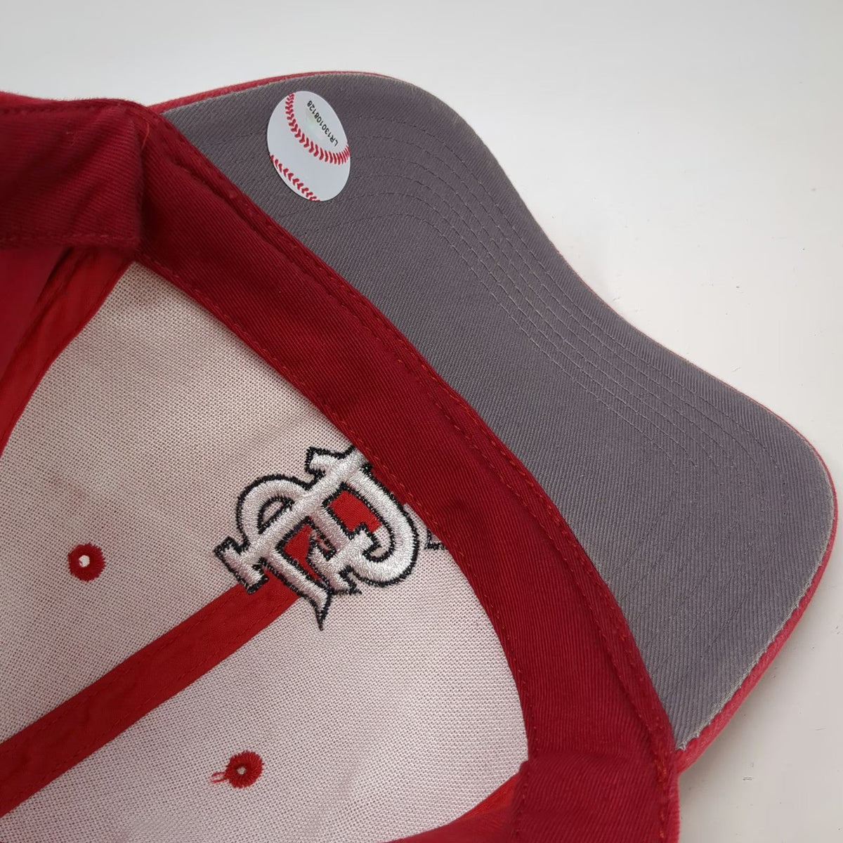 St. Louis Cardinals MLB Fan Favorite Baseball Cap Red One Size Strapback Cotton