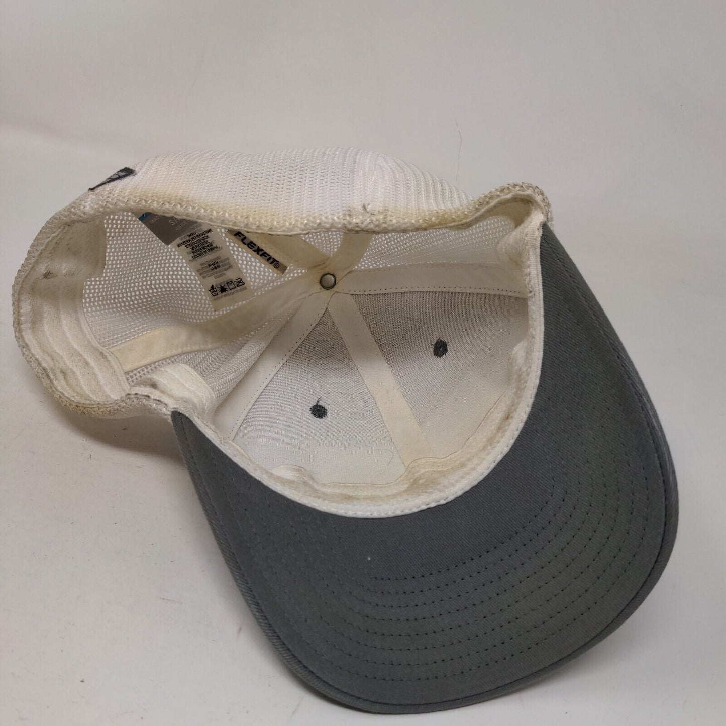 Columbia Fitted Mesh Back Hat Gray White Size S/M Embroidered Tree Flag Logo