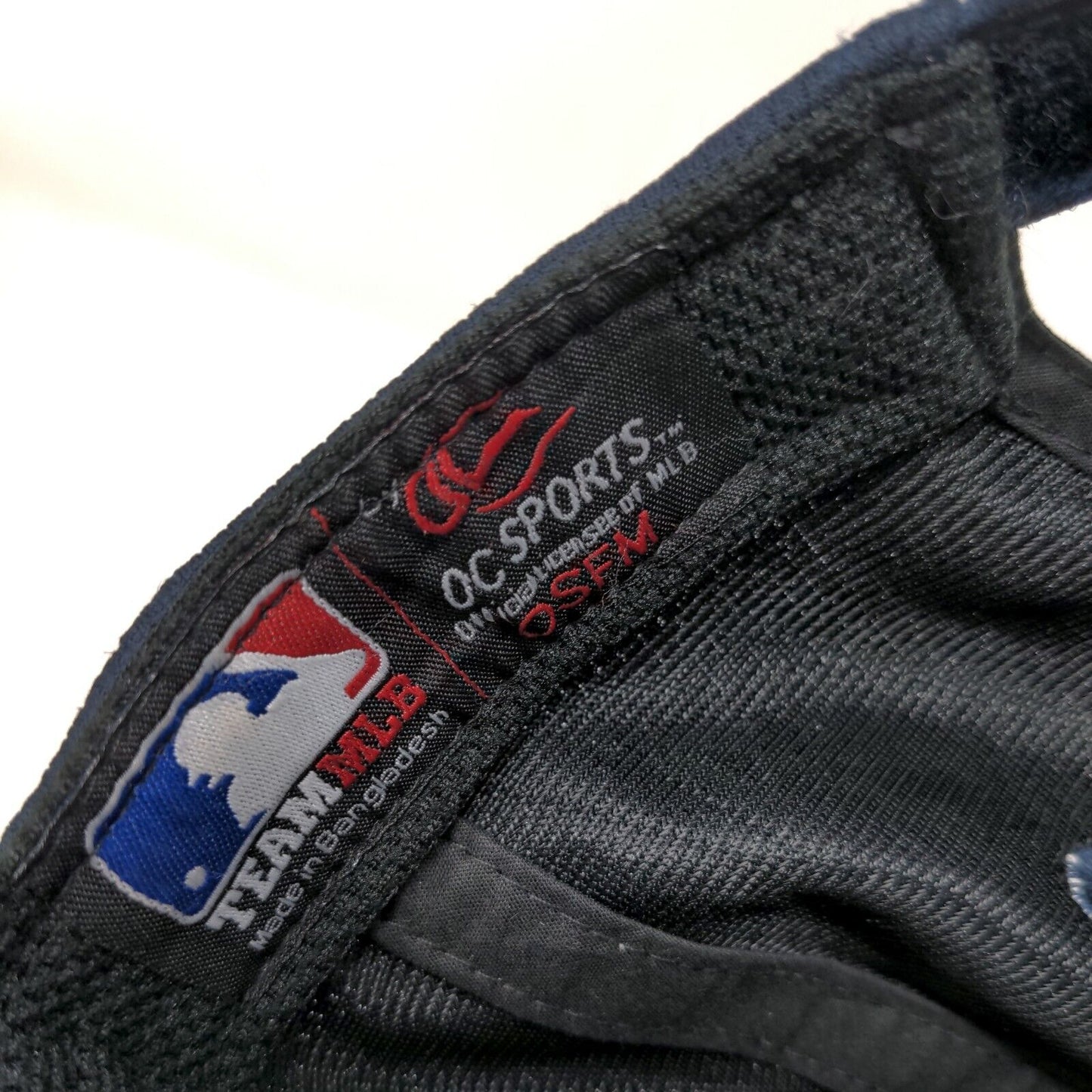 Team MLB Men's Strapback Hat Blue OSFM New York Yankees Embroidered Logo