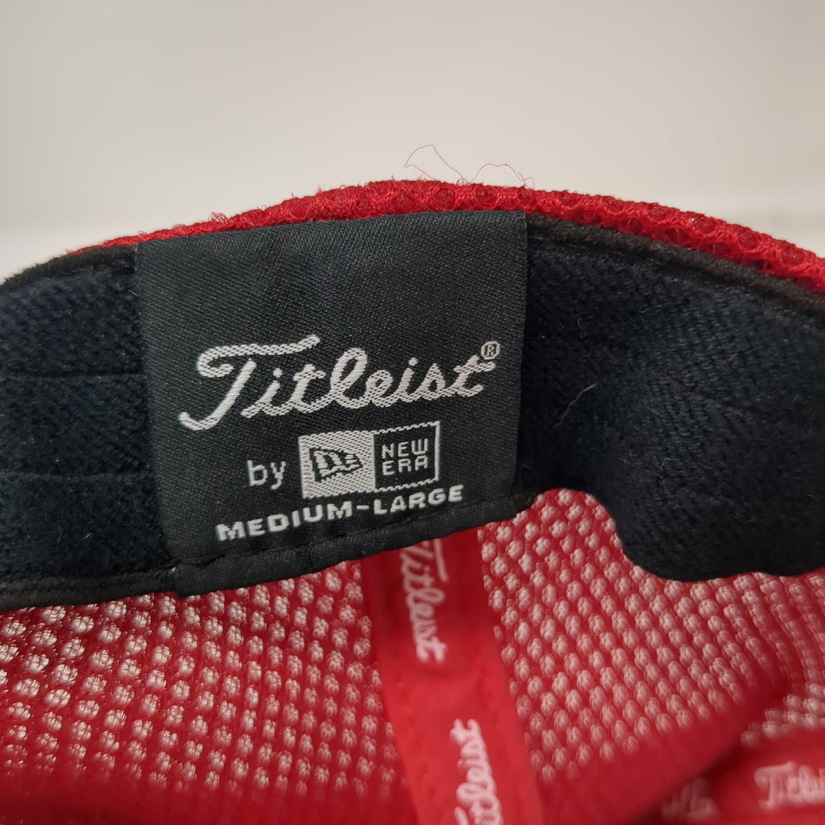 New Era Baseball Cap Red L Mesh Back Titleist FootJoy Pro V1 Stretch Fit Hat