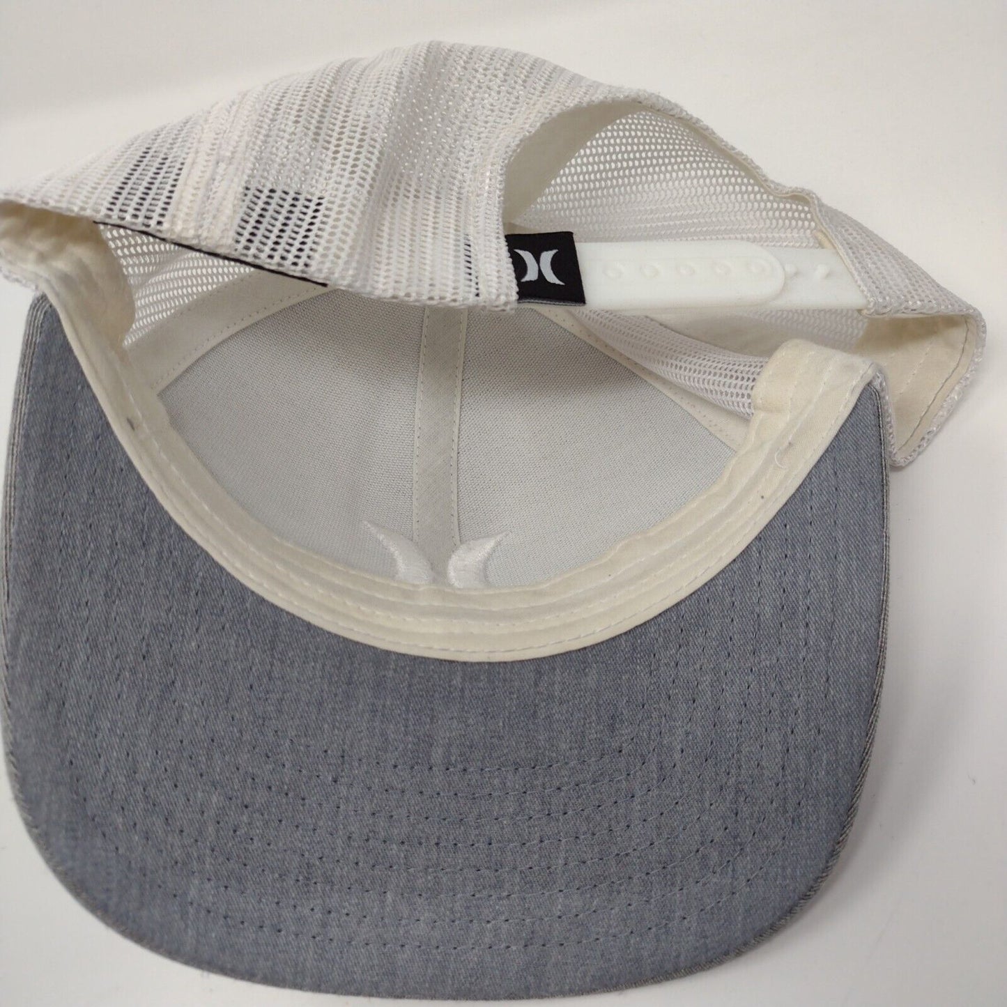 Hurley Snapback Trucker Hat Gray OSFA Adjustable Mesh Back The Classics Yupoong