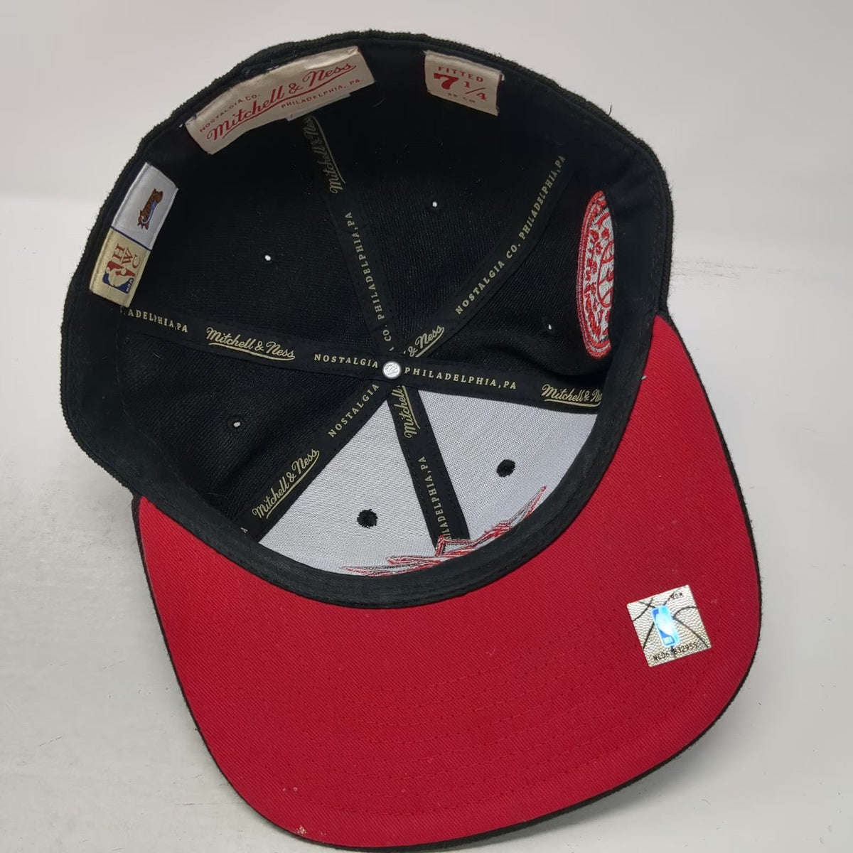 Philadelphia 76ers NBA Mitchell & Ness Cap Hat Black 7 1/4 Fitted Iverson HWC
