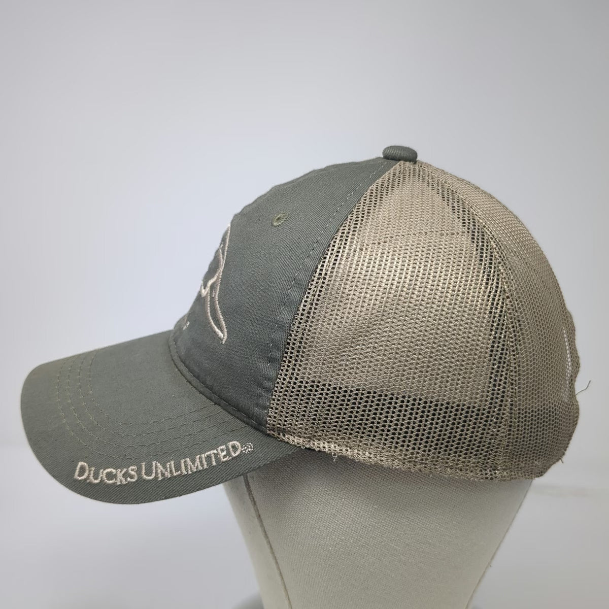 Ducks Unlimited Baseball Cap Green One Size Mesh Back Strapback Logo Hat Hunting