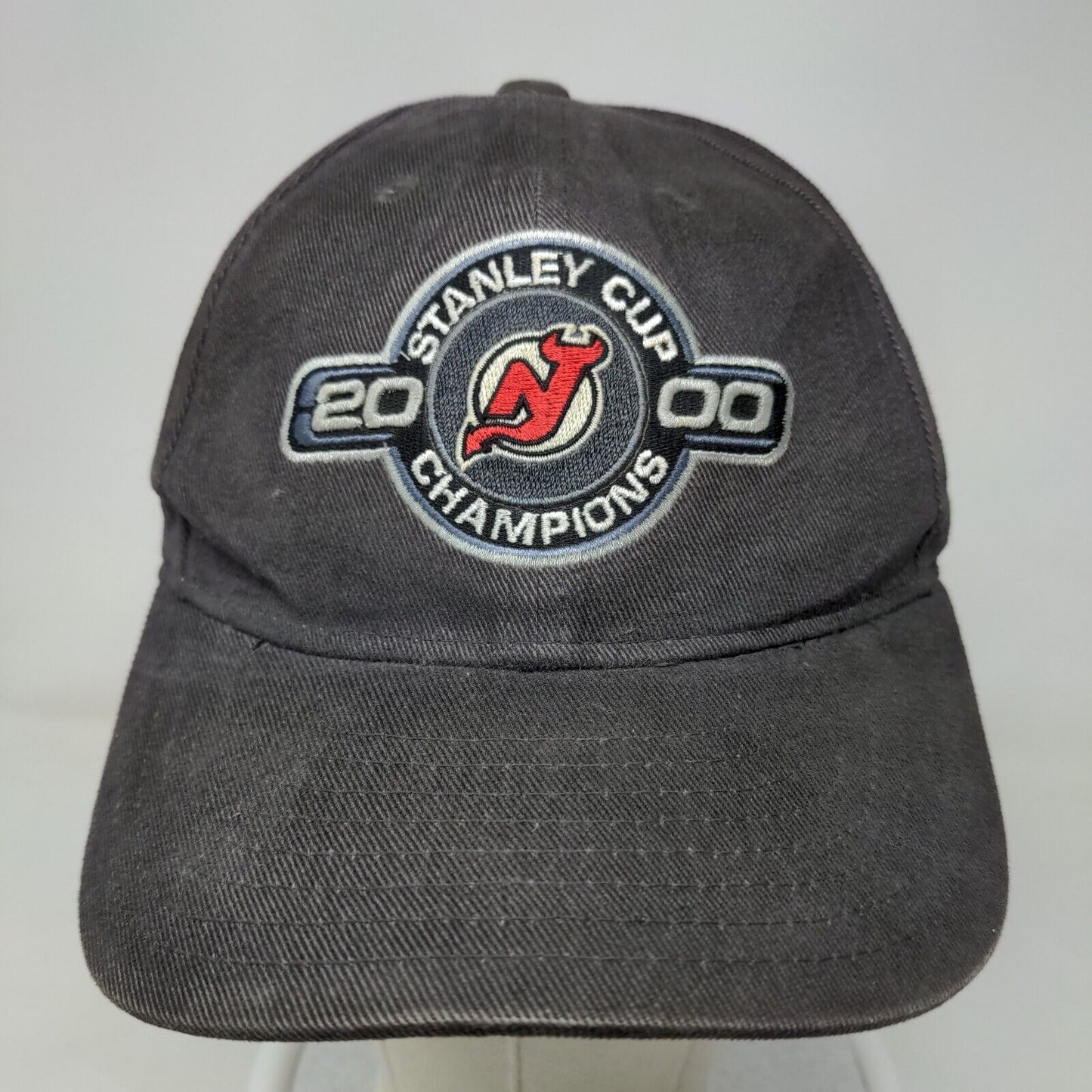 New Era Men's Slideback Hat Gray OSFA Vintage New Jersey Devils 2000 Stanley Cup