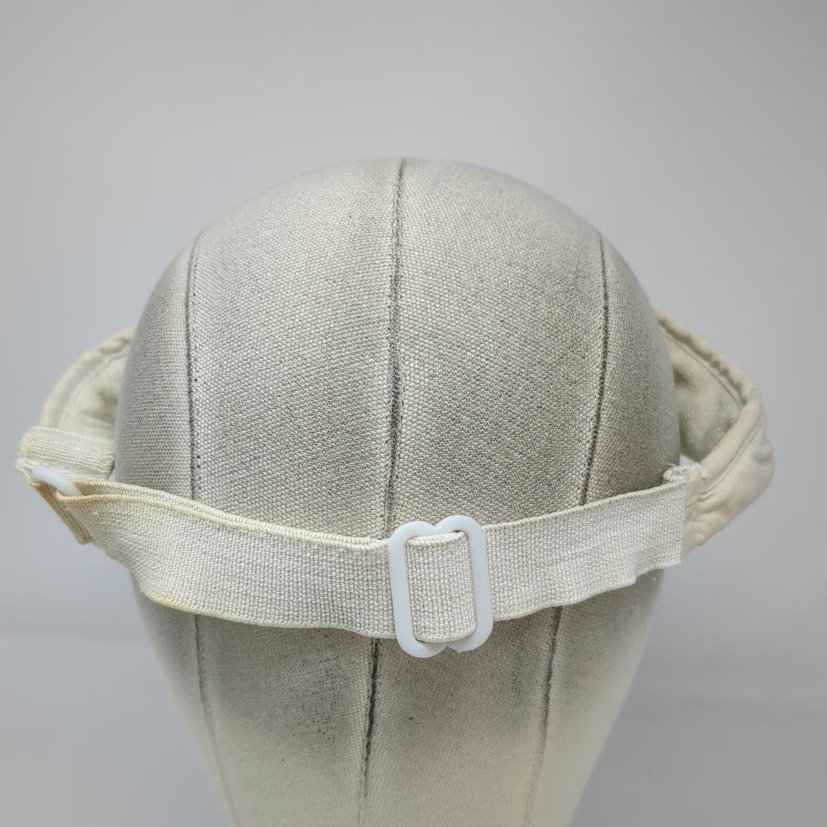 London Cap Visor White Red Green One Size Howmedica NAON 1989 Terry Cloth hat