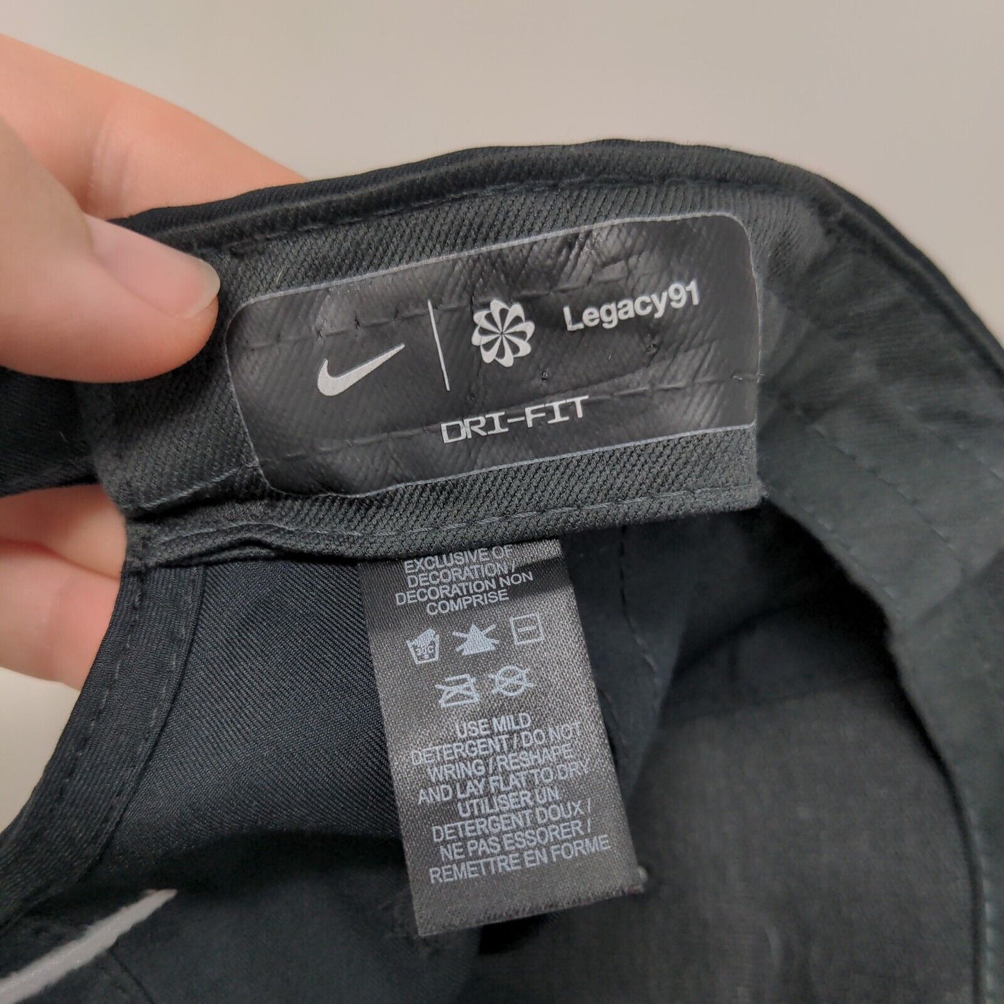 Nike Slideback Hat Black OSFM Adjustable Swoosh Embroidered Legacy 91