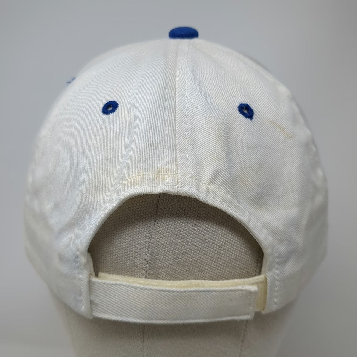 Town Talk SaddleBrooke White Blue Baseball Cap Hat OSFM Strapback Embroidered
