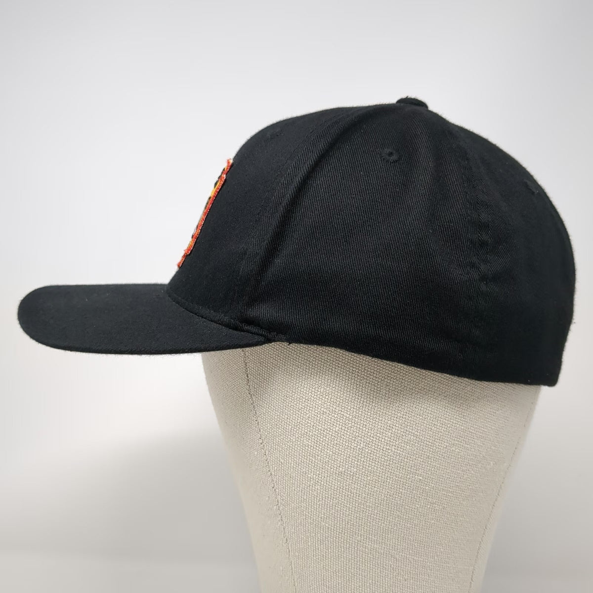 Flexfit Baseball Cap Black XL Hillsboro Bar & Grill Patch Mountain Fitted Hat