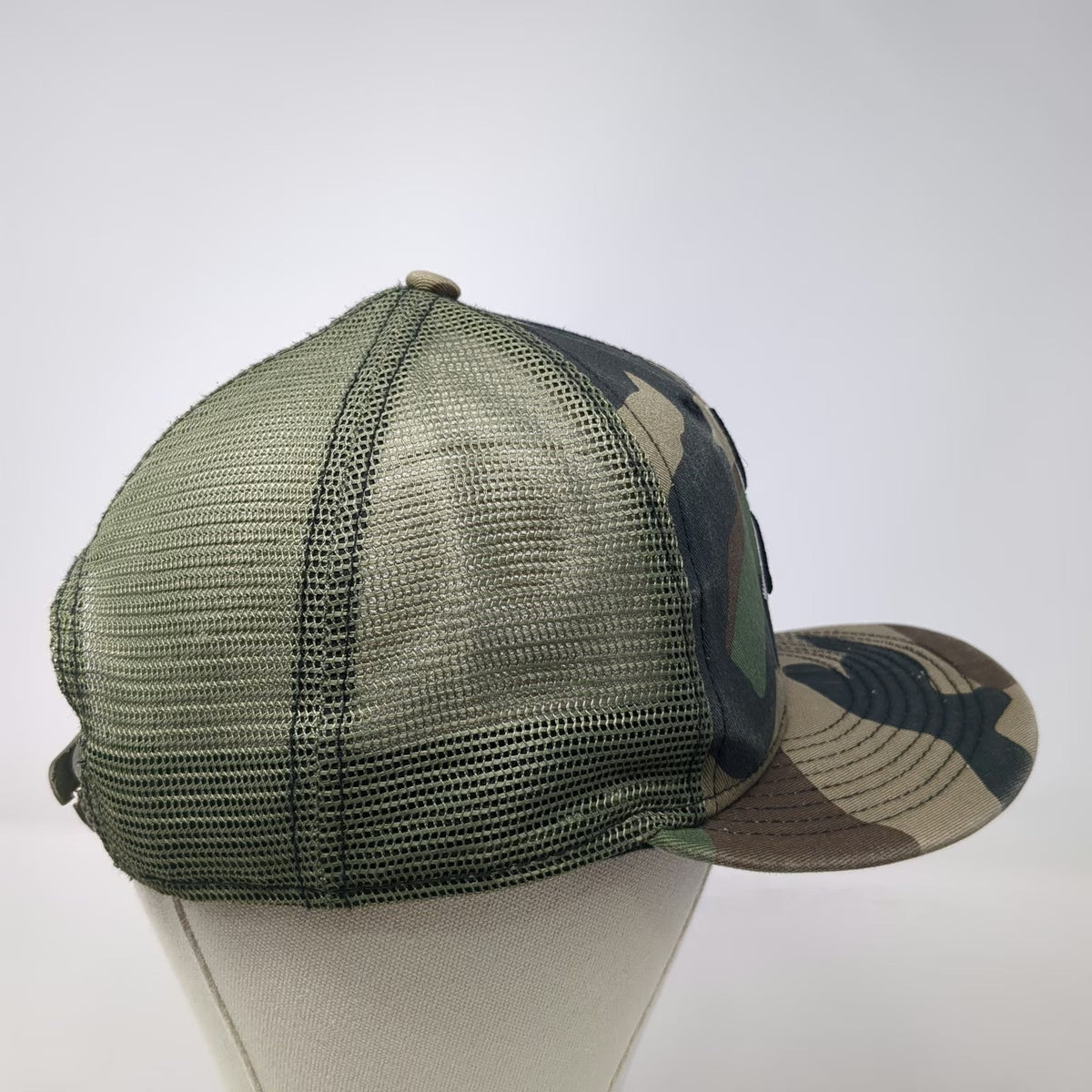 New Era 9FIFTY Trucker Hat Green OSFM Minnesota Vikings NFL Camo Mesh Snapback
