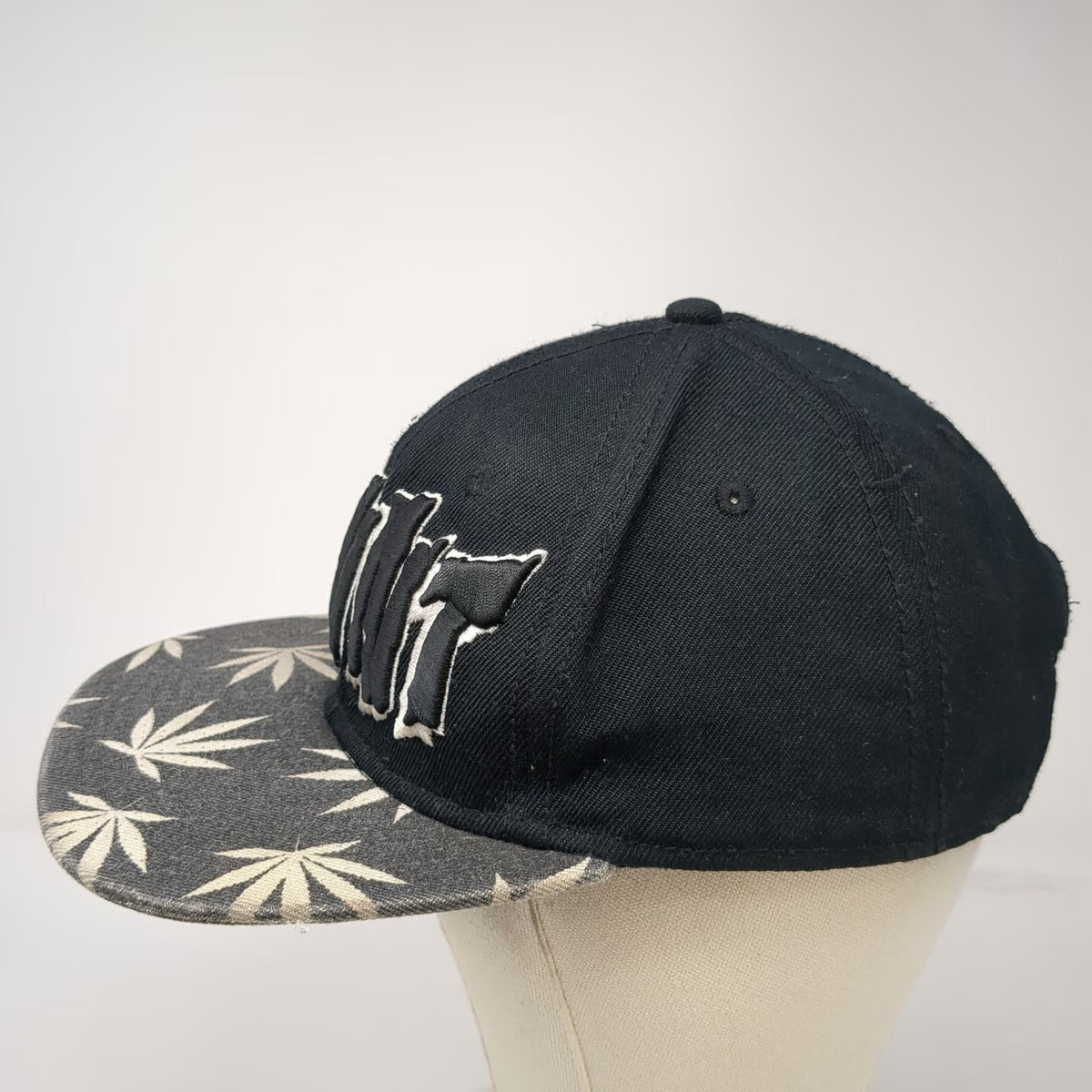 Snapback Hat Black One Size Marijuana Leaf Print 3D Puff Blunt Logo Flat Brim