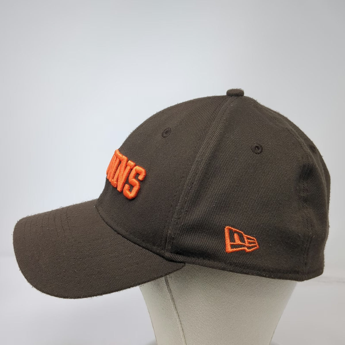 Cleveland Browns NFL New Era Cap Brown XL 39THIRTY Stretch Fit Curved Brim Hat