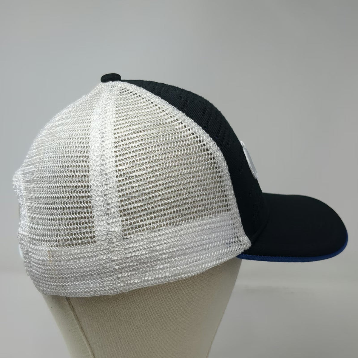 Trucker Hat Black White Blue One Size United Rentals Logo Mesh Snapback hat