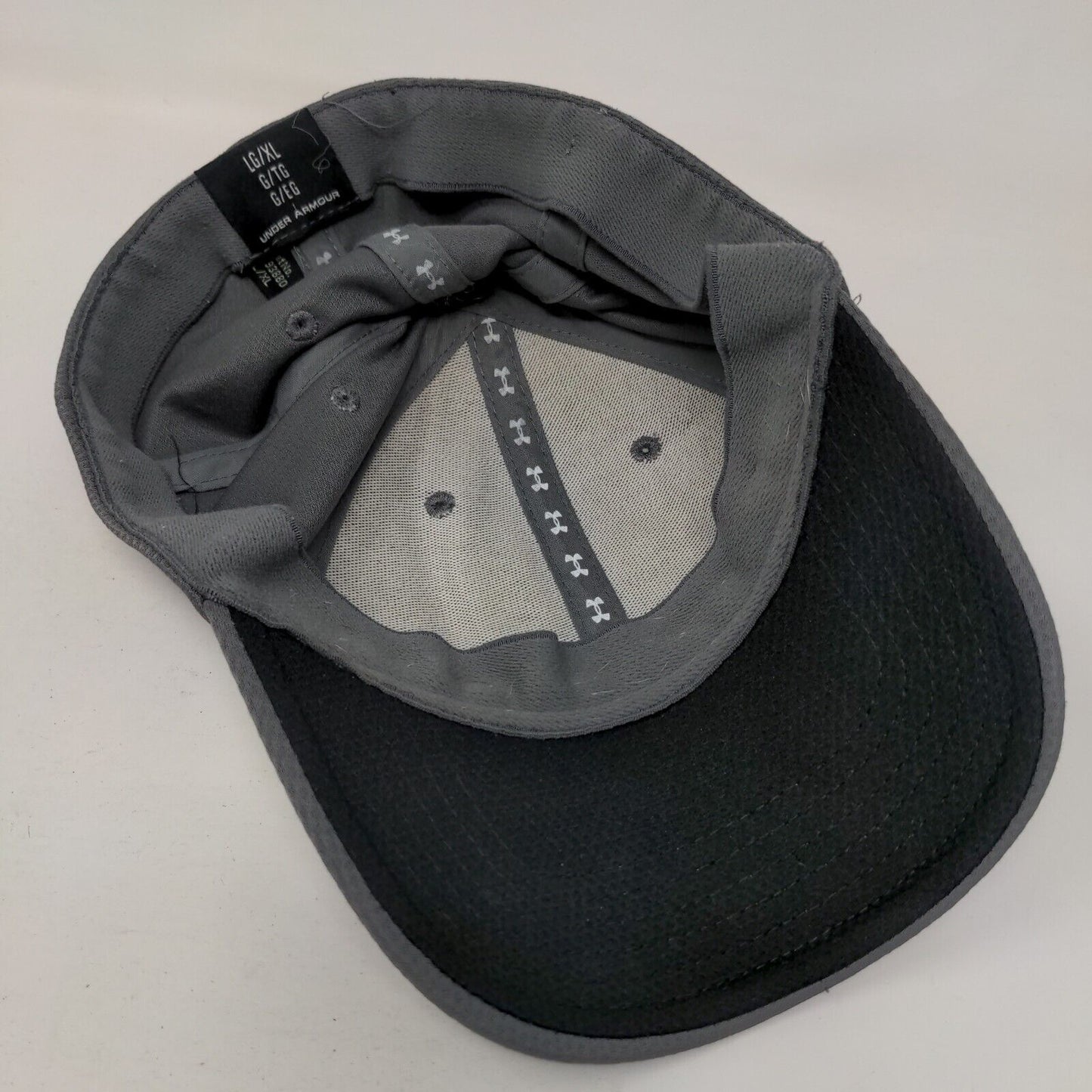 Under Armour Fitted Golf Hat Gray Large/XL Embroidered Logo Vent Holes