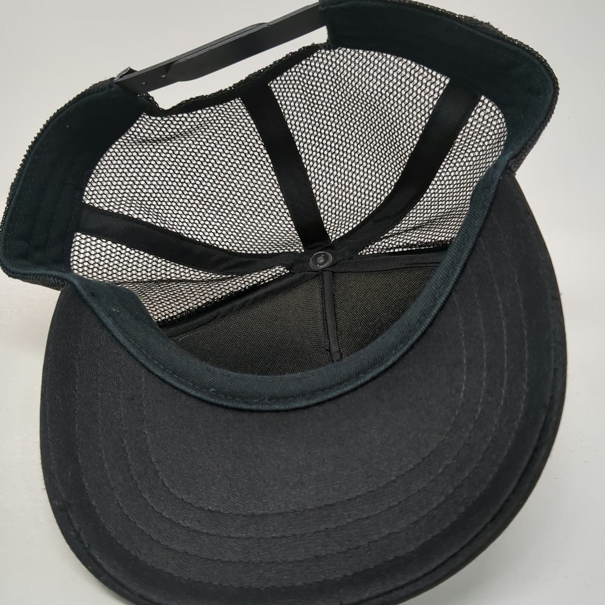 Vans Trucker Hat Black One Size Off The Wall Skateboard Patch Mesh Snapback Foam