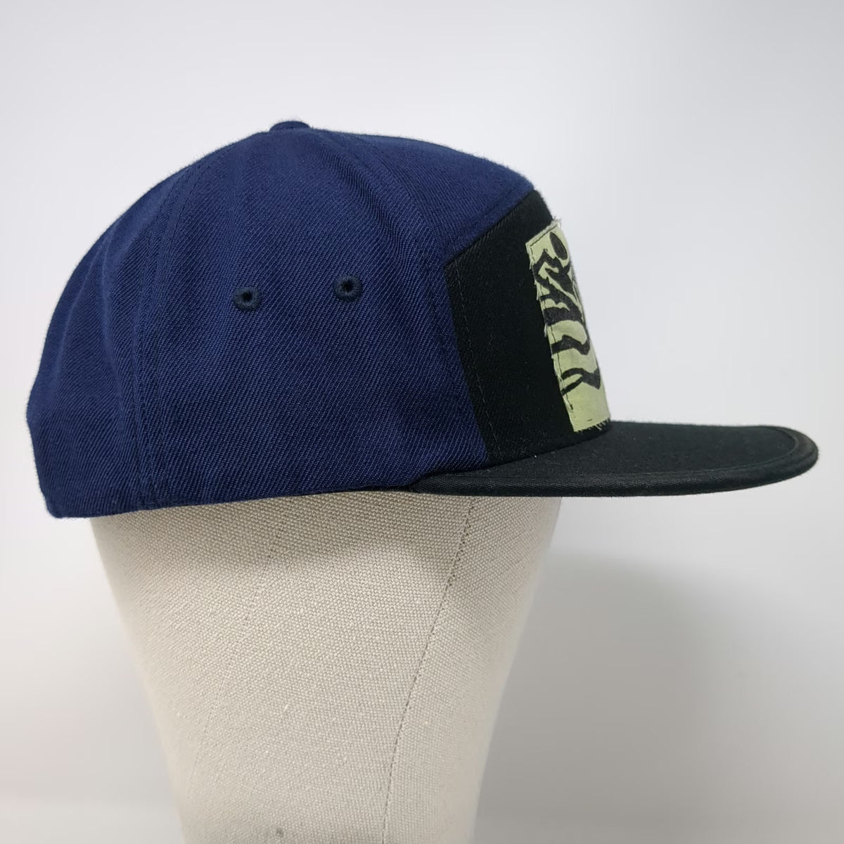 Recaps 5 Panel Blue Black Hat One Size Snapback Skier Mountain Graphic Patch