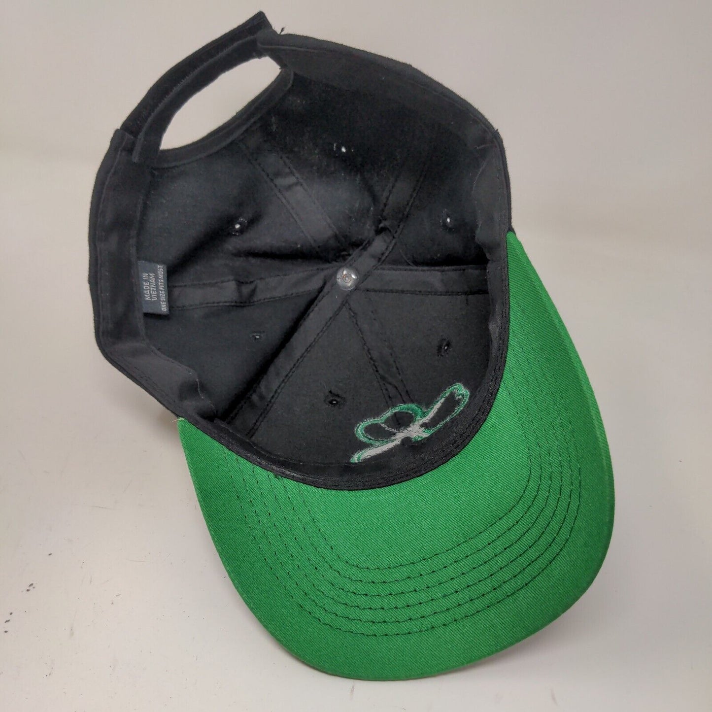 Unbranded Men's Strapback Hat Black Size OSFM Embroidered Clover Leaf Logo