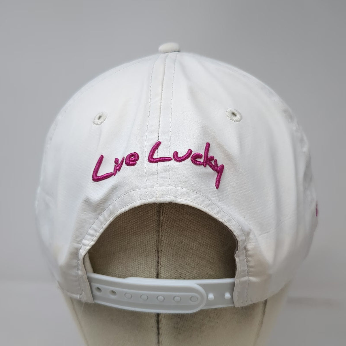 Black Clover Snapback White One Size Purple Topgolf Logo Live Lucky Hat Golf