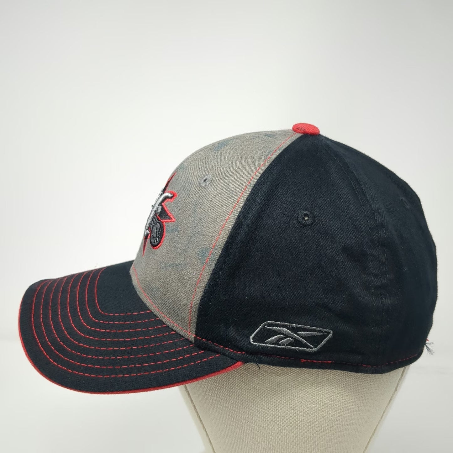 Reebok Philadelphia 76ers NBA Cap Black Gray Red One Size Stretch Fit Logo Hat