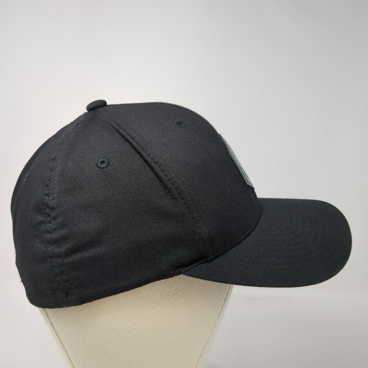 TravisMathew Baseball Cap Black XL Flexfit Rubber Patch California Design Hat