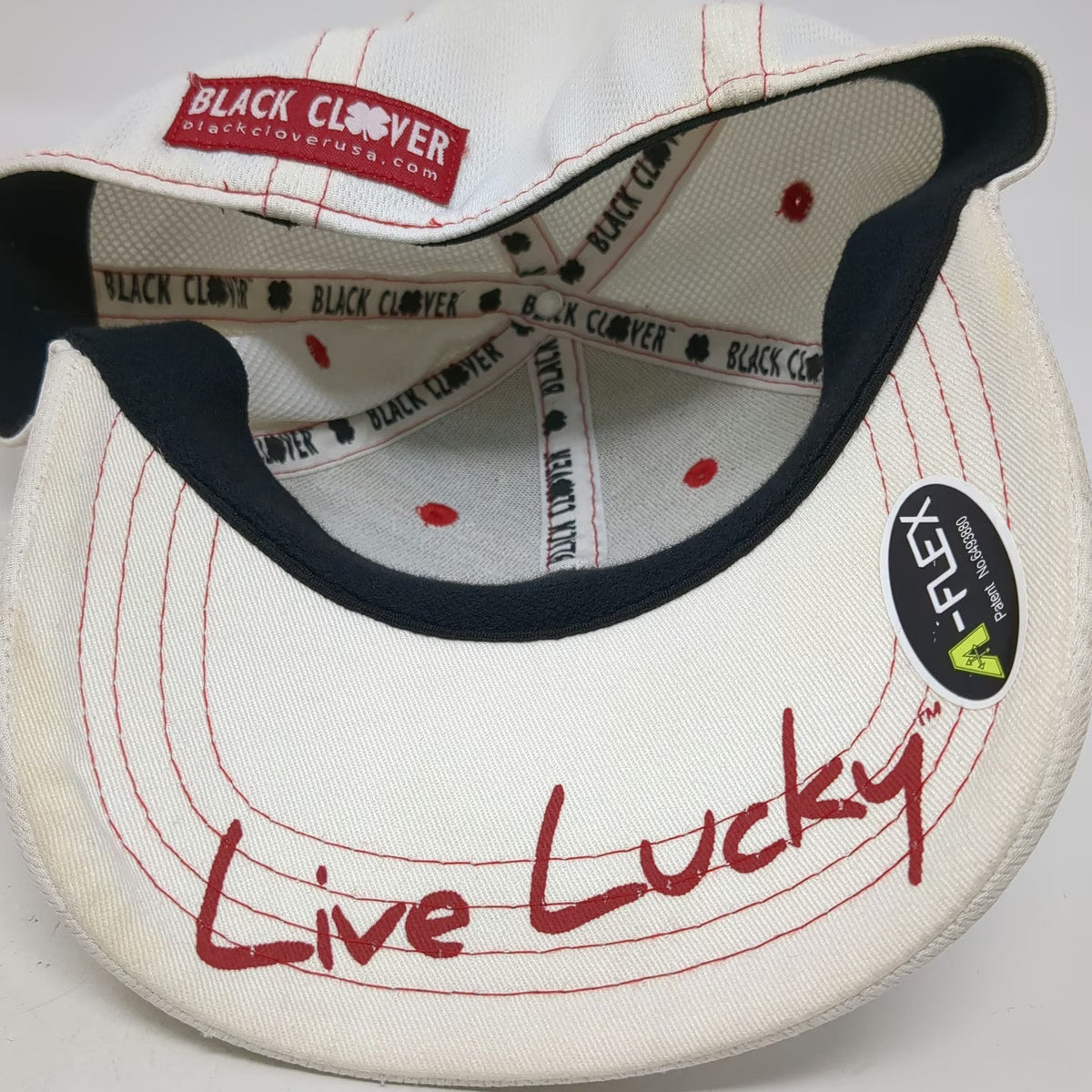 Black Clover Baseball Cap White M A-Flex Four Leaf Clover Live Lucky Hat