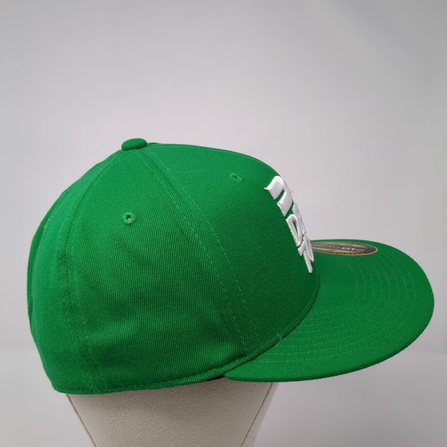 Dew Tour 210 Fitted Hat Green Size 6 7/8-7 1/4 Embroidered 6 Panel Flexfit